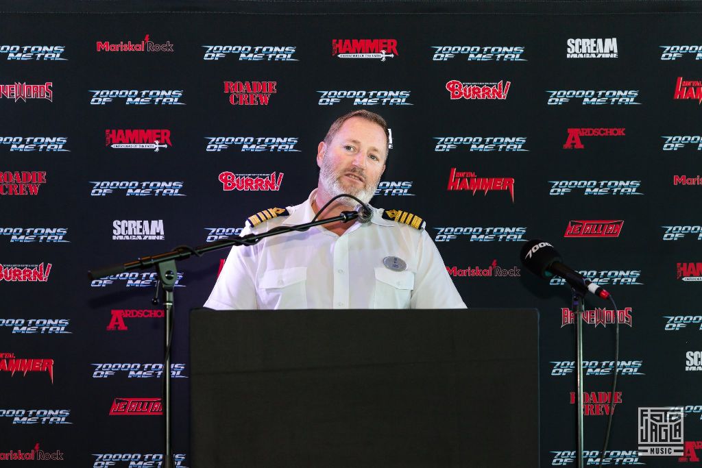 70000 Tons of Metal 2019
Der Kapitn der Independence of the Seas bei der Pressekonferenz