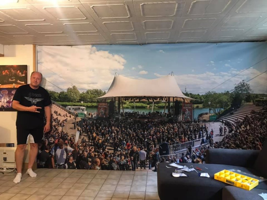 Rock Hard 2019 Panorama als Backdrop
Druck auf 5x2 Meter - Im Keller von Jan-Hendrik