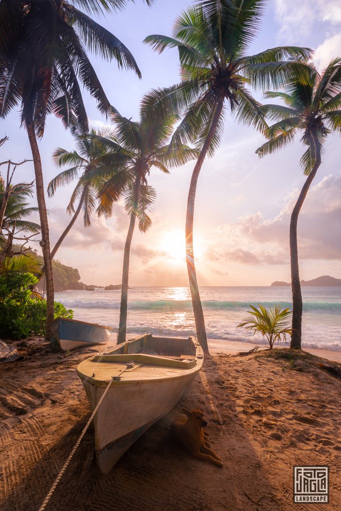 Sonnenuntergang am Anse Takamaka Beach
Mah, Seychellen 2021