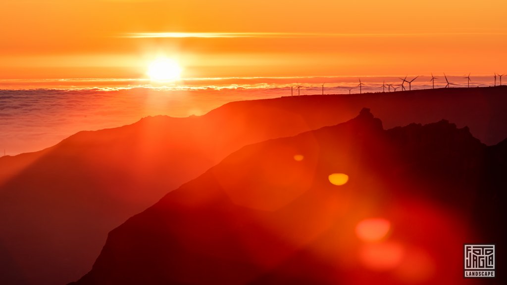 Sonnenuntergang am Miradouro do Pico do Areeiro
Pico do Arieiro - Der dritthchste Berg Madeira's
Madeira (Portugal) 2023