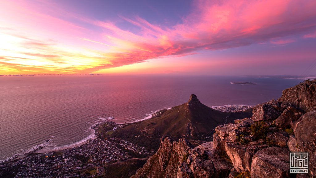 Sonnenuntergang ber dem Lion's Head und Robben Island
Tafelberg in Kapstadt
Sdafrika