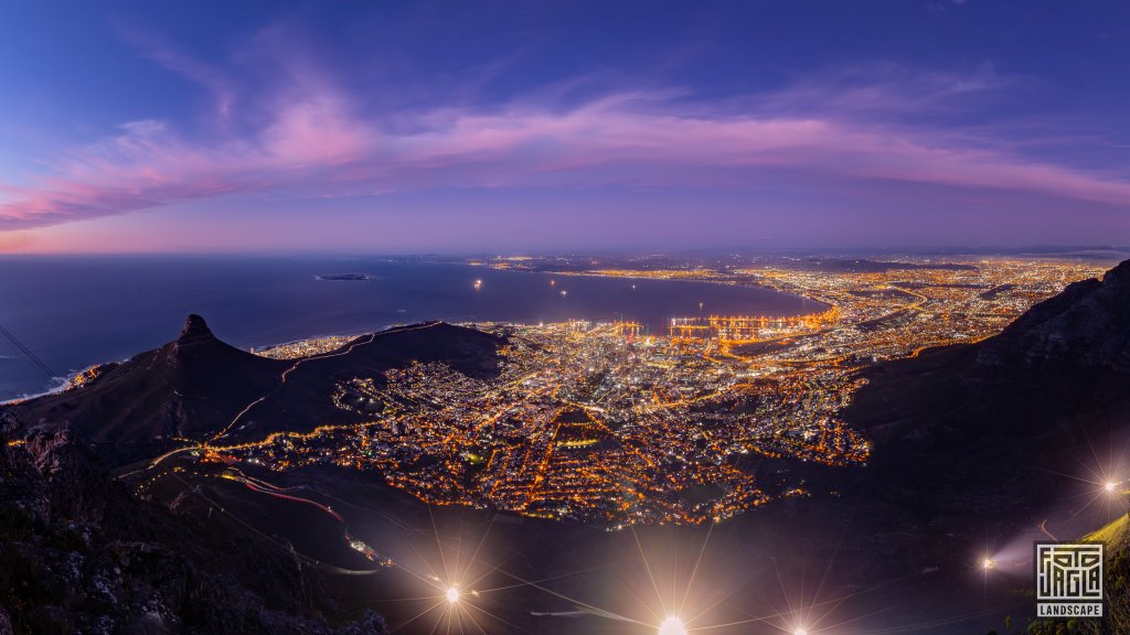 Lion's Head und Hafen zum Sonnenuntergang
Tafelberg in Kapstadt
Sdafrika