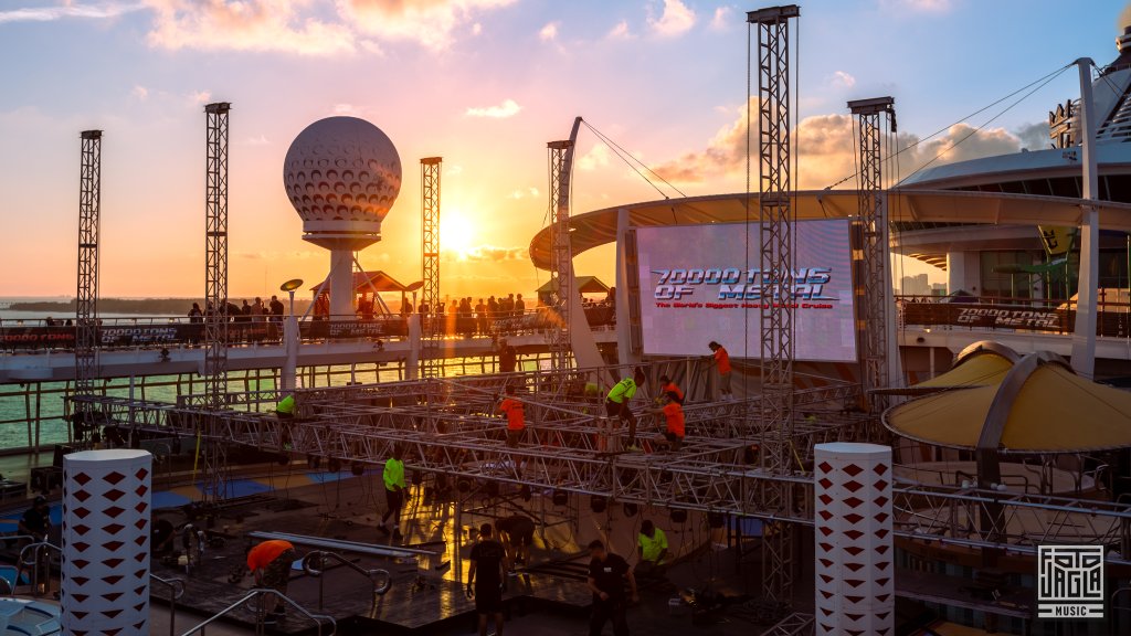 Construction of the main stage
Day 1 - Pooldeck
70000 Tons of Metal 2025