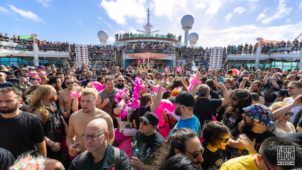 Crowd @ Trollfest
Day 2 - Pool Deck
70000 Tons of Metal 2025