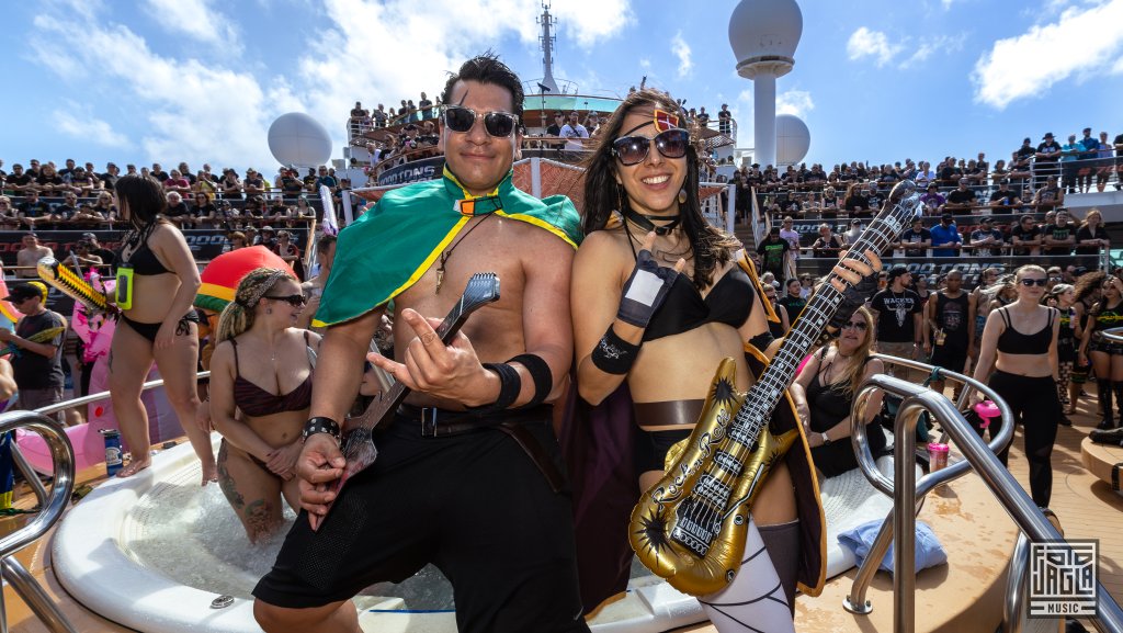 Party in the hot tub @ Trollfest
Day 2 - Pool Deck
70000 Tons of Metal 2025