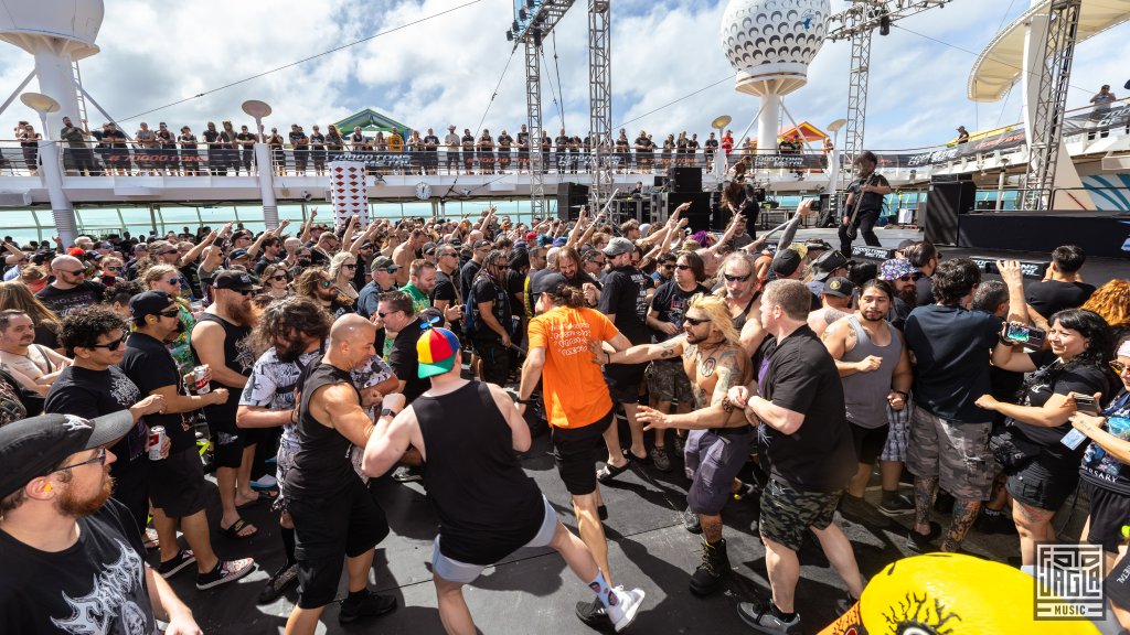 Crowd @ Ex Deo
Day 2 - Pool Deck
70000 Tons of Metal 2025