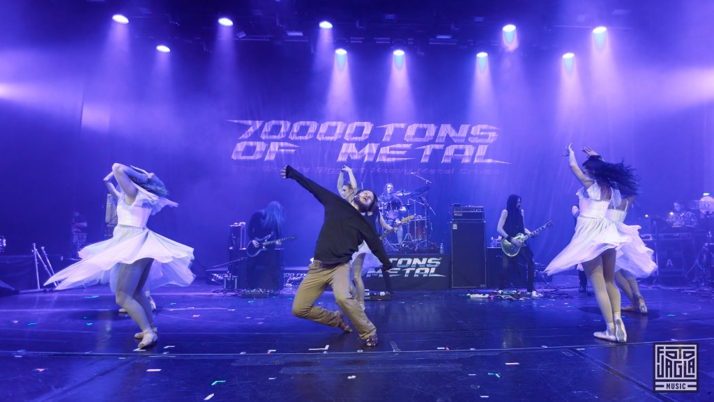 Swallow The Sun feat. Ballet Finland
Day 2 - Royal Theater
70000 Tons of Metal 2025