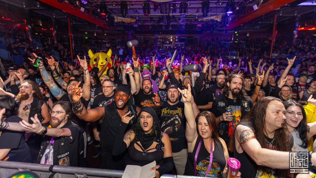 Crowd @ Powerglove
Day 3 - Studio B / Ice Rink
70000 Tons of Metal 2025