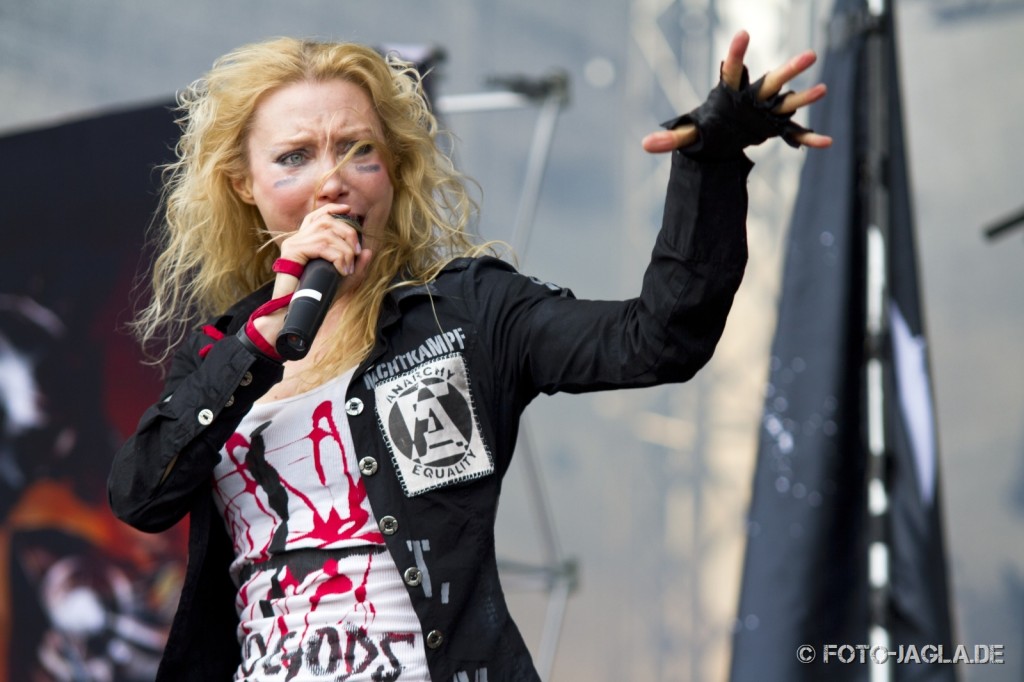 Angela Gossow (ARCH ENEMY) ::. Devil Side Festival 2012 (Oberhausen, Gelnde Turbinenhalle)