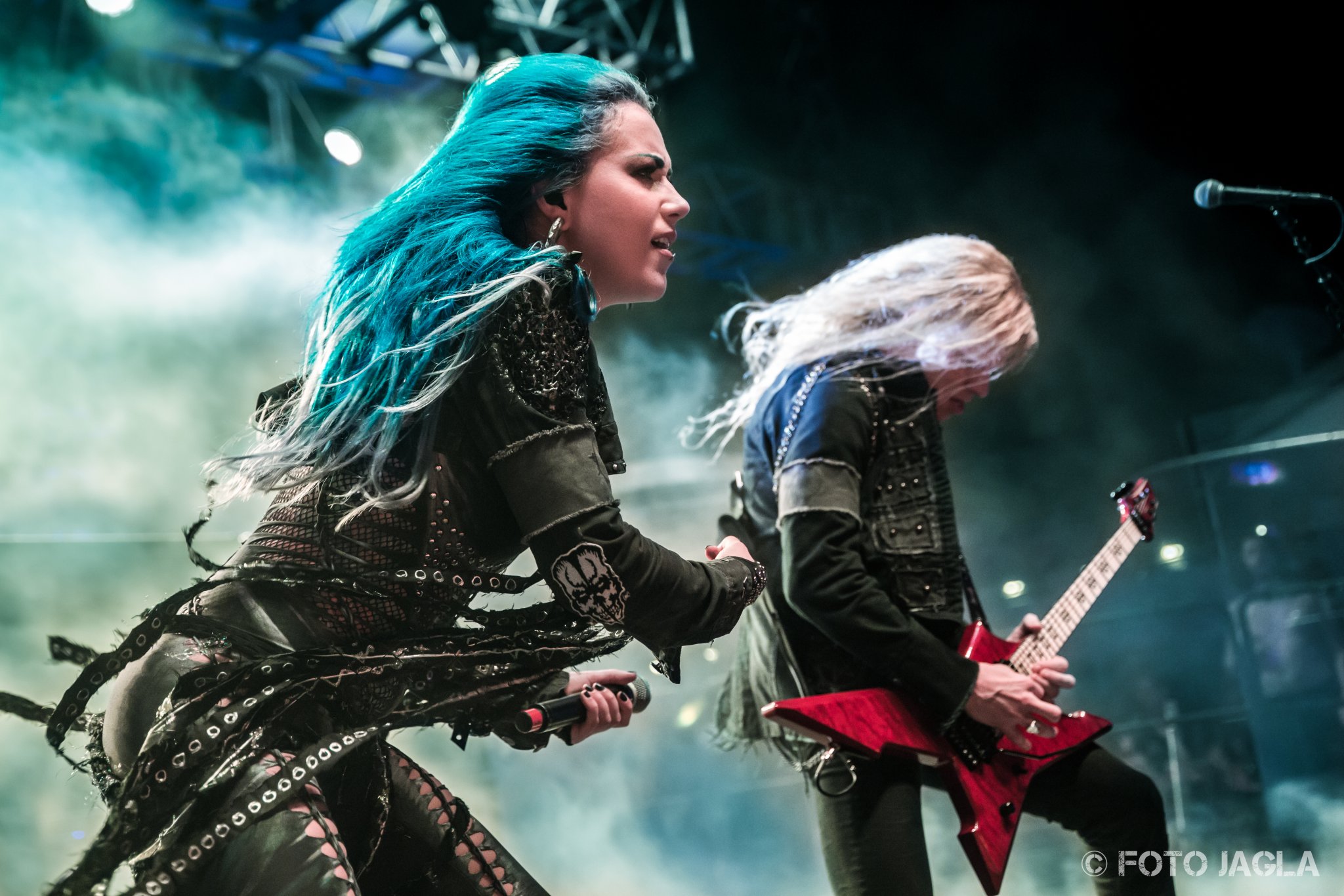 White gluz. Алиса Уайт-Гласс. Алиса Arch Enemy. Alissa White-Gluz. Arch Enemy солистка.